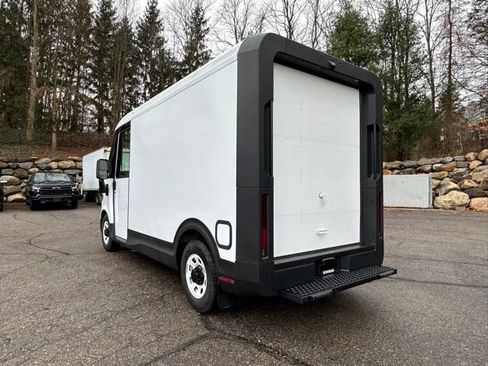 New 2025 Chevrolet Brightdrop 400 image 7