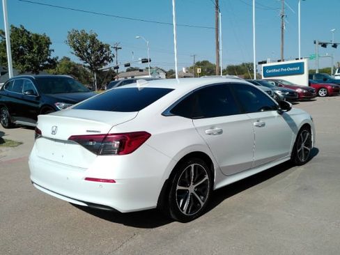 Used 2024 Honda Civic Touring image 8
