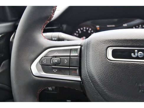 Used 2024 Jeep Compass Trailhawk AWD/4WD image 23