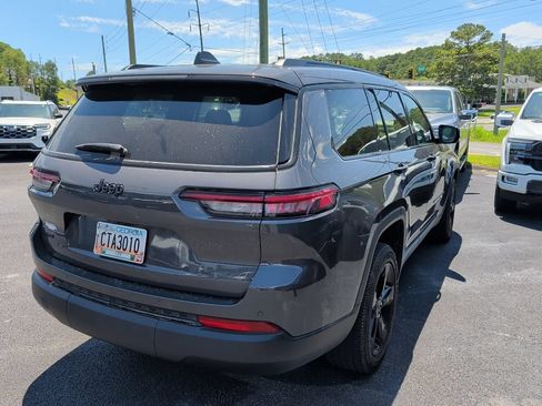 Used 2025 Jeep Grand Cherokee L Altitude AWD/4WD image 4