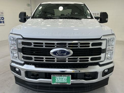 Used 2023 Ford F250 XLT image 3