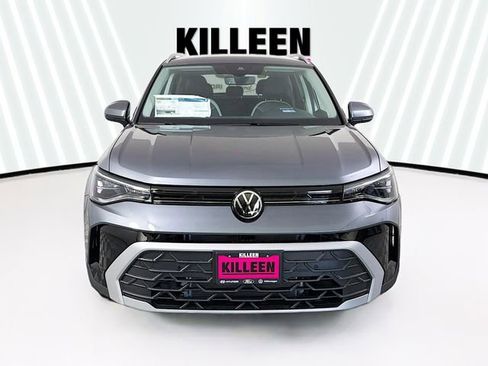 New 2026 Volkswagen Taos SE image 2