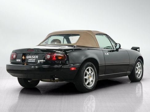 Used 1997 MAZDA MX-5 Miata RWD image 5