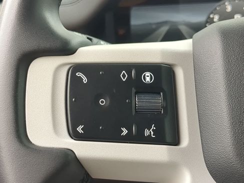 Certified 2025 Land Rover Defender 110 S AWD/4WD image 25