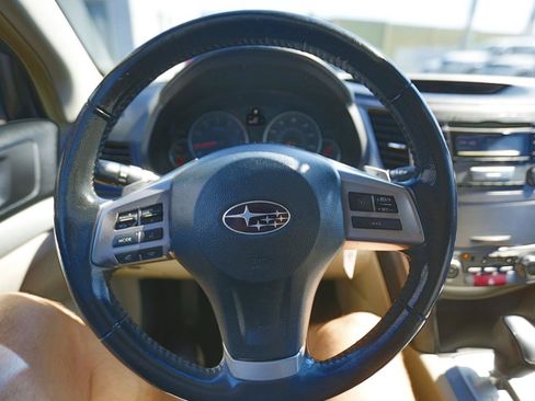 Used 2013 Subaru Outback 2.5i Premium AWD/4WD image 6
