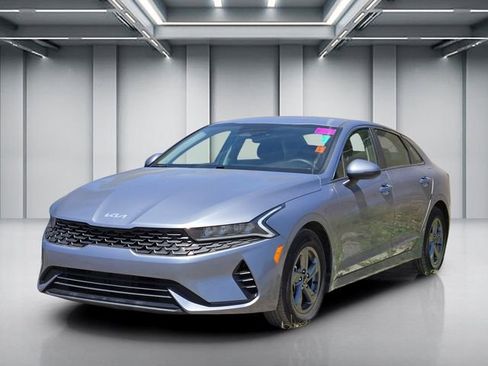 Used 2023 Kia K5 LXS FWD image 3