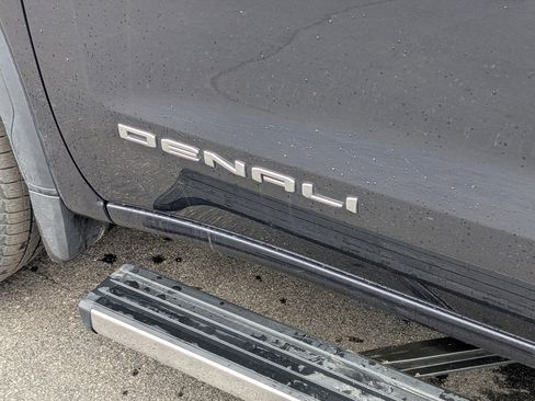 Used 2024 GMC Sierra 1500 Denali Ultimate image 12