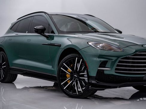 Used 2025 Aston Martin DBX 707 image 2