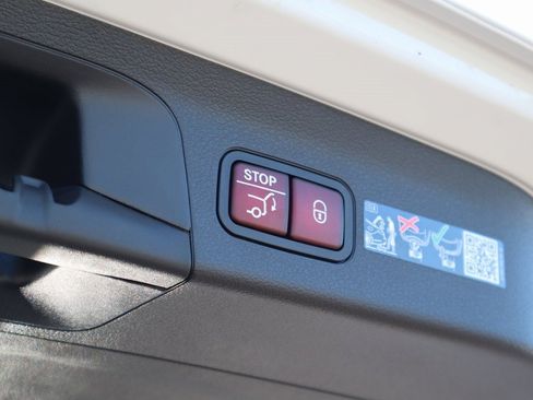 New 2026 Mercedes-Benz GLS 450 4MATIC image 12