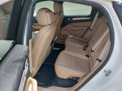 Used 2023 Porsche Cayenne Platinum Edition AWD/4WD image 14