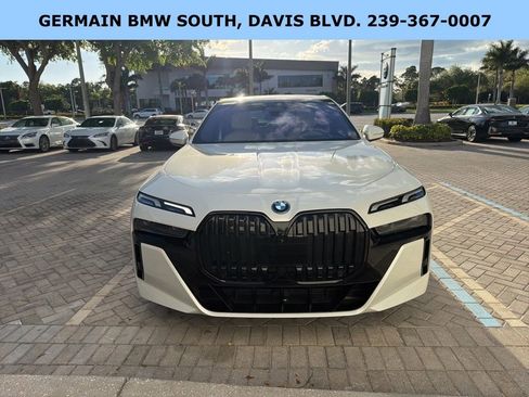 Used 2023 BMW i7 xDrive60 image 2