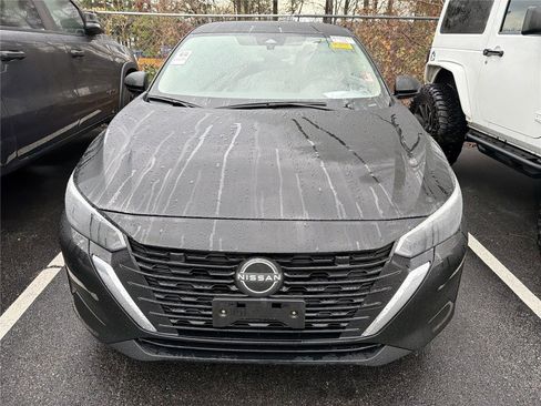 Used 2024 Nissan Sentra SV image 2