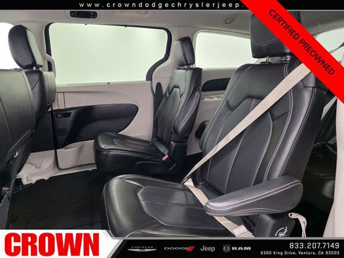 Used 2023 Chrysler Pacifica Touring-L FWD image 21