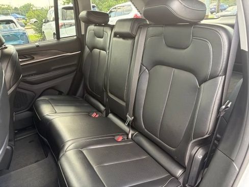 Used 2023 Jeep Grand Cherokee Limited w/ Luxury Tech Group II AWD/4WD image 29