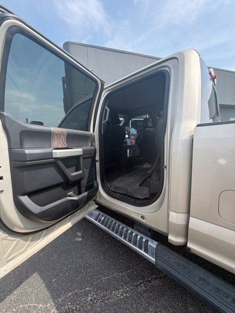 Used 2017 Ford F350 Lariat w/ Lariat Ultimate Package AWD/4WD image 13