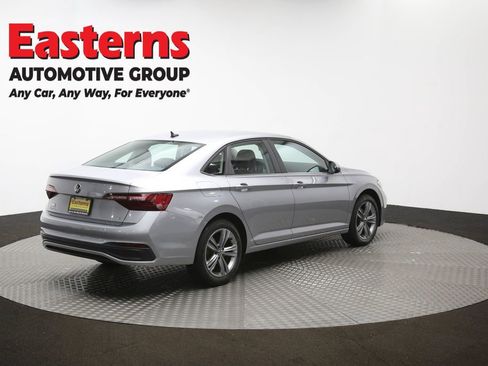 Used 2024 Volkswagen Jetta SE image 39