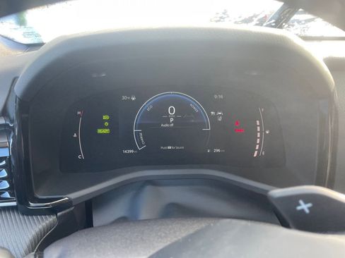 Used 2025 Toyota Camry SE image 40