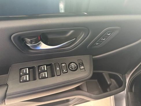 Certified 2023 Honda Pilot Touring image 6