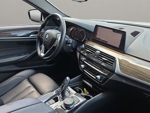 Used 2019 BMW 530i w/ Convenience Package image 13