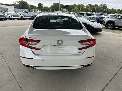 Used 2018 Honda Accord Touring image 7