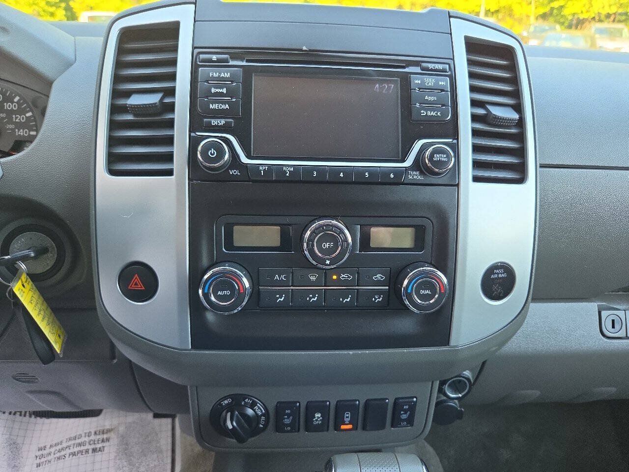Used 2015 Nissan Frontier SV w/ SV Value Truck Package AWD/4WD image 14