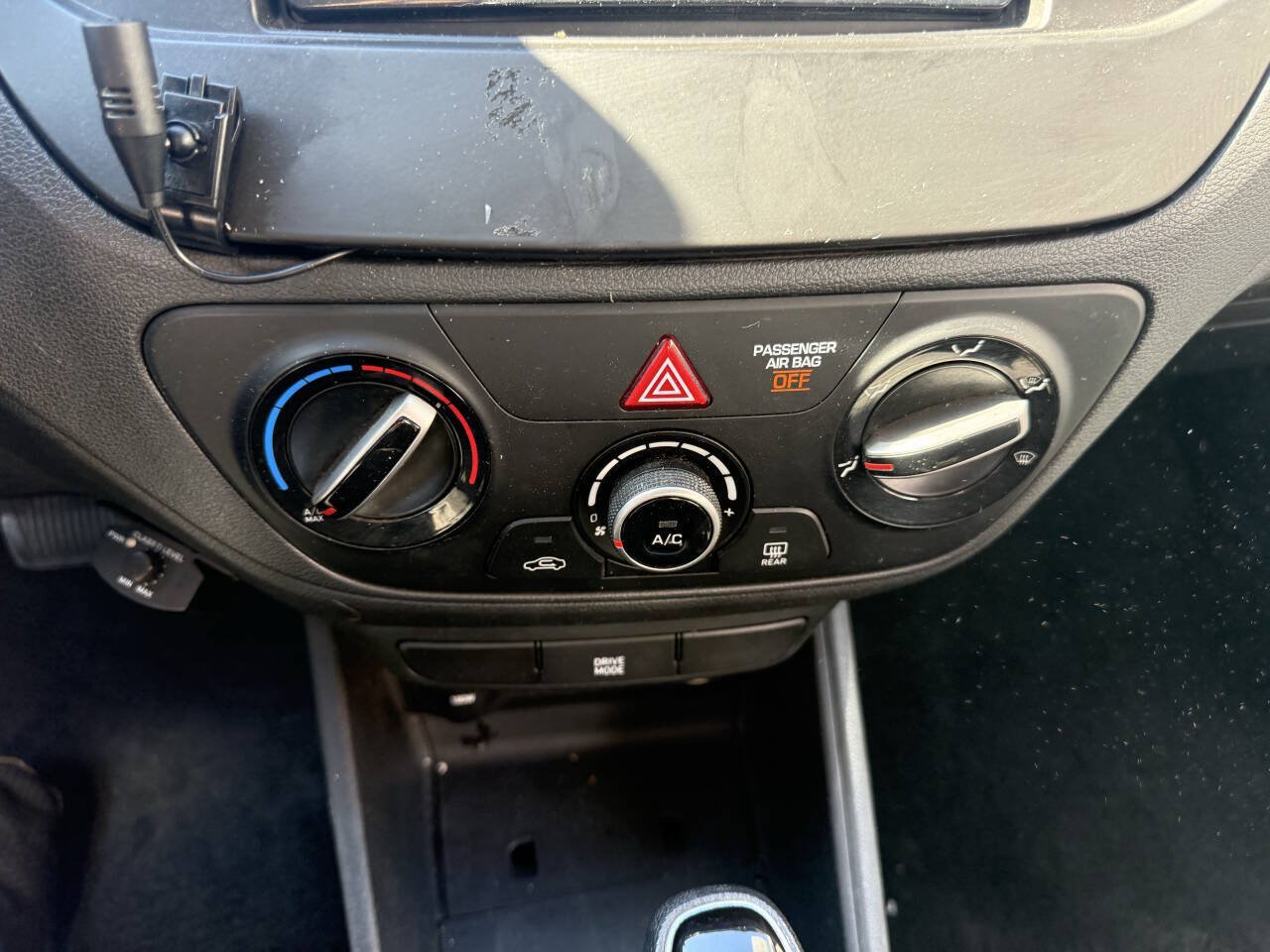 Used 2021 Hyundai Accent SE FWD image 25