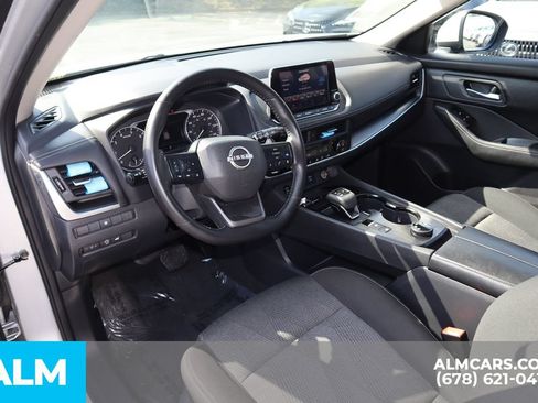 Used 2025 Nissan Rogue SV AWD/4WD image 9