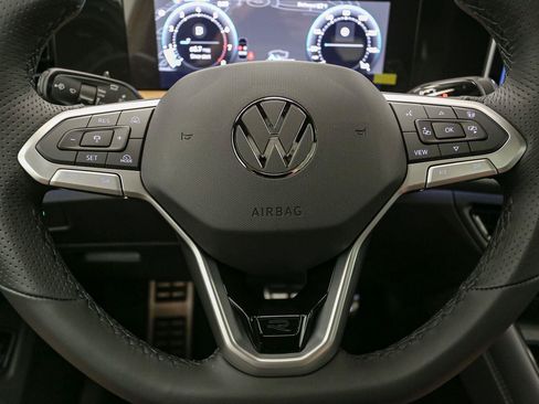 New 2026 Volkswagen Tiguan SEL R-Line AWD/4WD image 23