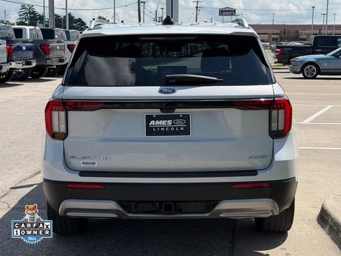 Certified 2025 Ford Explorer Platinum w/ LUX Leather Package AWD/4WD image 5