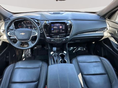 Used 2023 Chevrolet Traverse LT w/ LT Premium Package AWD/4WD image 7