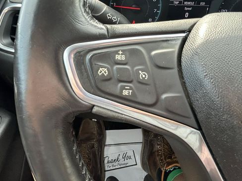 Used 2018 Chevrolet Equinox LT FWD image 18