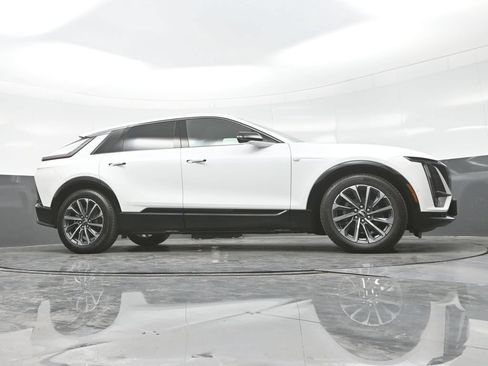 Certified 2024 Cadillac Lyriq Sport AWD/4WD image 29