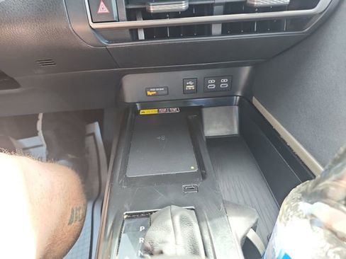 Used 2025 Toyota Camry LE image 27