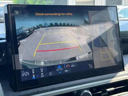 Used 2025 Toyota Tacoma Limited image 15