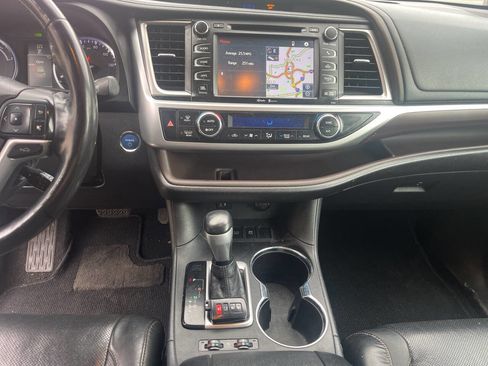 Used 2015 Toyota Highlander Limited image 10