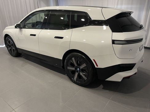 Used 2025 BMW iX xDrive50 image 4