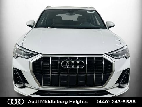 Certified 2023 Audi Q3 2.0T Premium w/ Convenience Package image 2