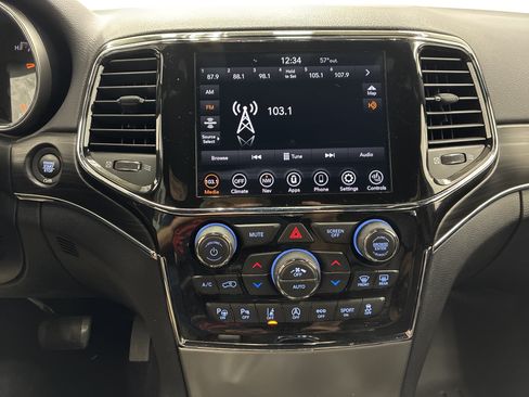 Certified 2021 Jeep Grand Cherokee Limited w/ Quick Order Package 28K 80th AWD/4WD image 26