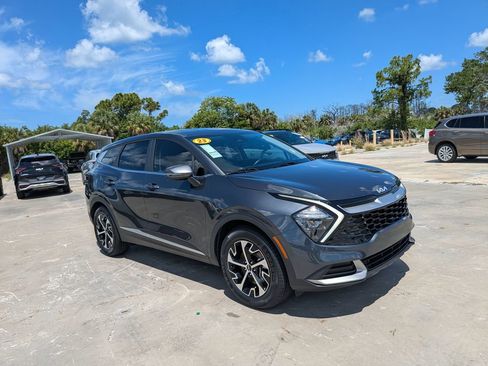 Used 2023 Kia Sportage EX FWD image 2