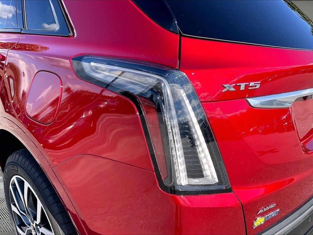 Used 2024 Cadillac XT5 Sportv w/ Technology Package AWD/4WD image 32
