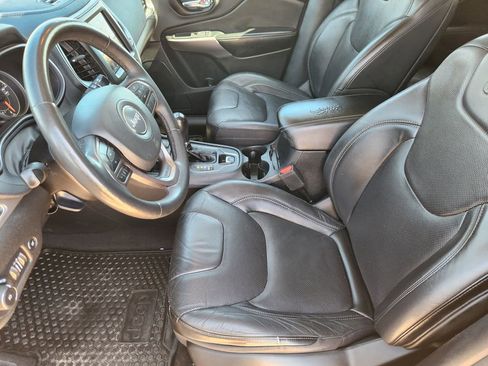 Used 2021 Jeep Cherokee Latitude Lux w/ Comfort/Convenience Group image 13