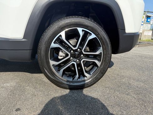 Certified 2022 Jeep Compass Limited image 25