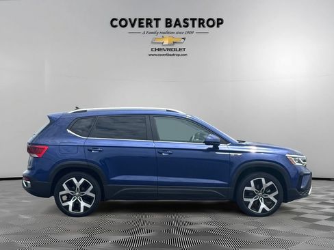 Used 2022 Volkswagen Taos SEL w/ Panoramic Sunroof Package AWD/4WD image 7