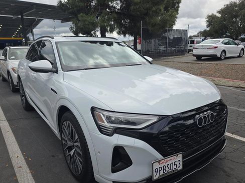 Used 2024 Audi Q8 e-tron Premium Plus w/ Premium Plus Package AWD/4WD image 2