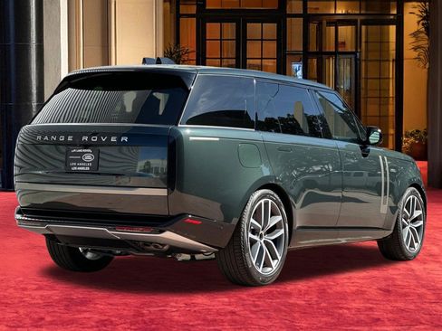 New 2026 Land Rover Range Rover Long Wheelbase SE image 8
