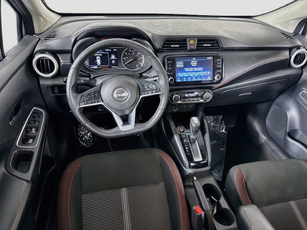 Used 2025 Nissan Versa SR FWD image 16
