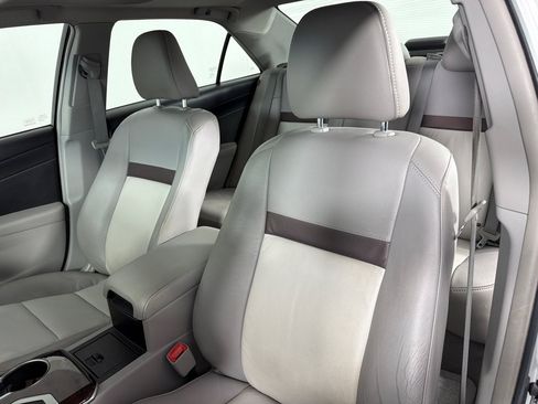 Used 2014 Toyota Camry XLE w/ Leather Package FWD image 13