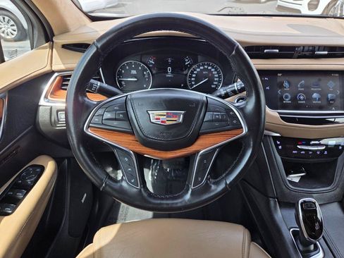 Used 2019 Cadillac XT5 Platinum image 28
