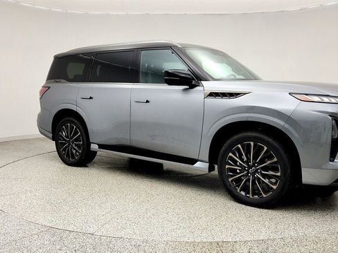 Used 2025 INFINITI QX80 Autograph AWD/4WD image 3