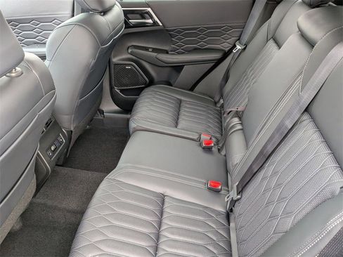 New 2026 Mitsubishi Outlander SEL image 27